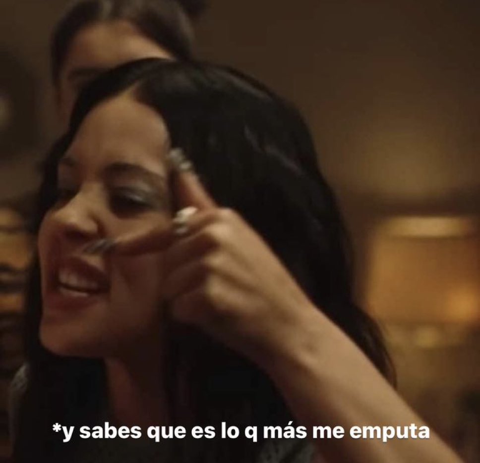 rosalía terminando de escribirle una canción a rauw alejandro