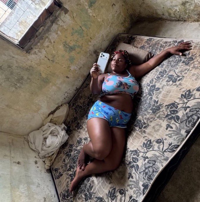 pq quinta feira é igual calcinha?