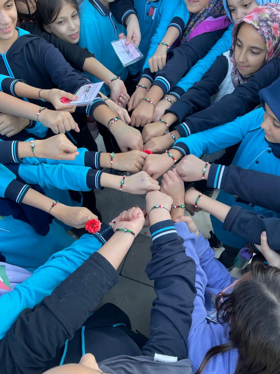 Azize_1234's tweet photo. Bir Derdim Var"Mescidi Aksa"Tiyatro Topluluğu Mescidi Aksa ve Umut _2 tiyatrosunu 17Ekim saat"14:00'de Malatya Kongre ve Kültür Merkezinde seyirciyle buluştu. Necip Fazıl İmam Hatip lisesi Aysel Malgaz hocamiz ve öğrencilerine desteklerinden dolayi teşekkür ederim https://t.co/tHFKv3R0tl