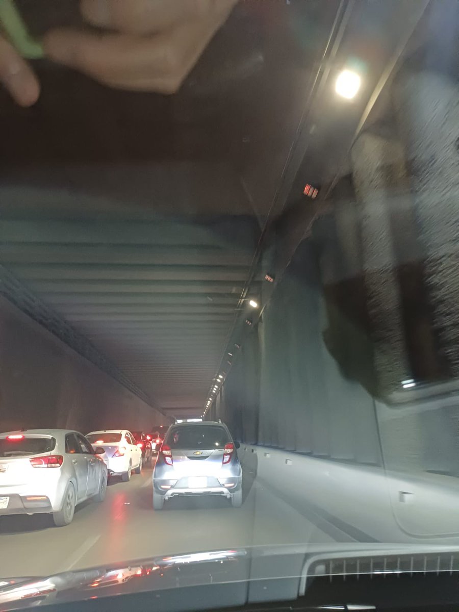 HEKTORSV's tweet photo. @ZapopanGob @JuanJoseFrangie @Trafico_ZMG de favor nos pueden apoyar con la reparación o cambio de las luminarias que se ubican en el paso a desnivel de Ávila, Camacho y Américas en ambos sentidos. Gracias https://t.co/qU8m5Ax99Y