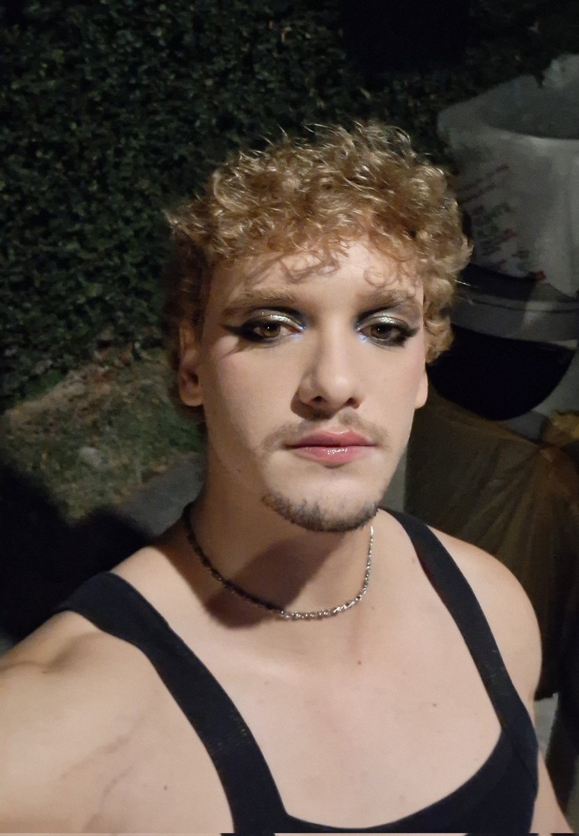 matheusexbento's tweet photo. Gente me respeitem sou bonito E autêntico https://t.co/4xO1WsYy6M