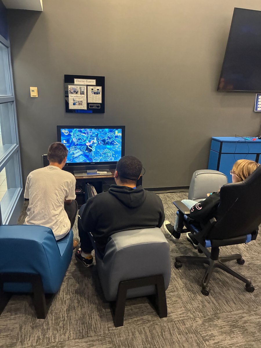 EsportsHillers's tweet photo. Mario Kart, Super Smash Bros., and Madden practice all going on today! 🎮
@thstrinitypride @Trinity_Hillers @TrinityAreaSD @SamanthaShinsky @TRINITY_MLUCAS https://t.co/Qz2kTB18FA