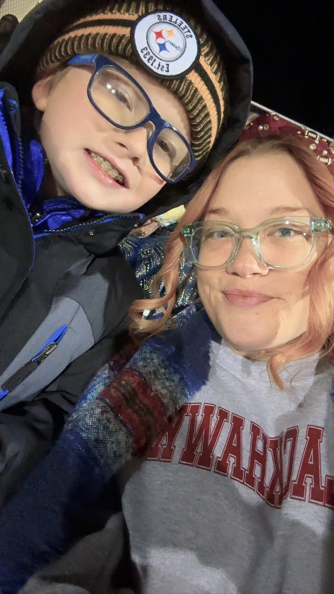 MrsScienceof6th's tweet image. 1/2 of my 💗 #thursdaynightlights