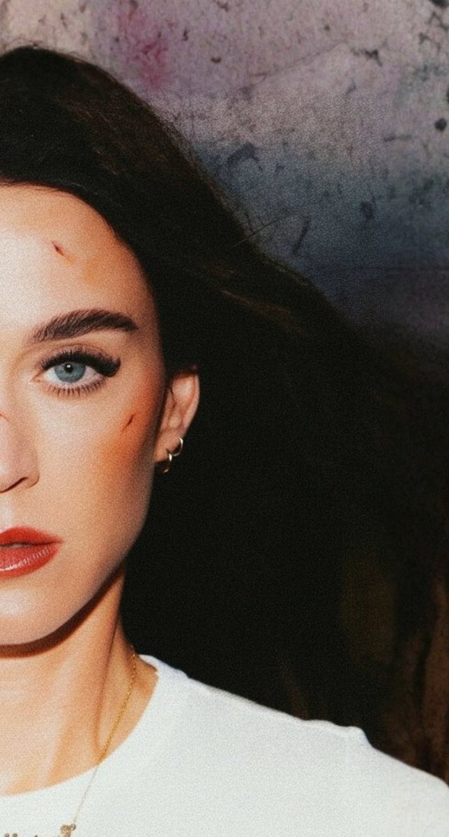 “Bandaids over a broken heart” 💔 

🚨🚨 “Bandaids” el nuevo single de <a href="/katyperry/">KATY PERRY</a> ya está disponible en todas partes!!