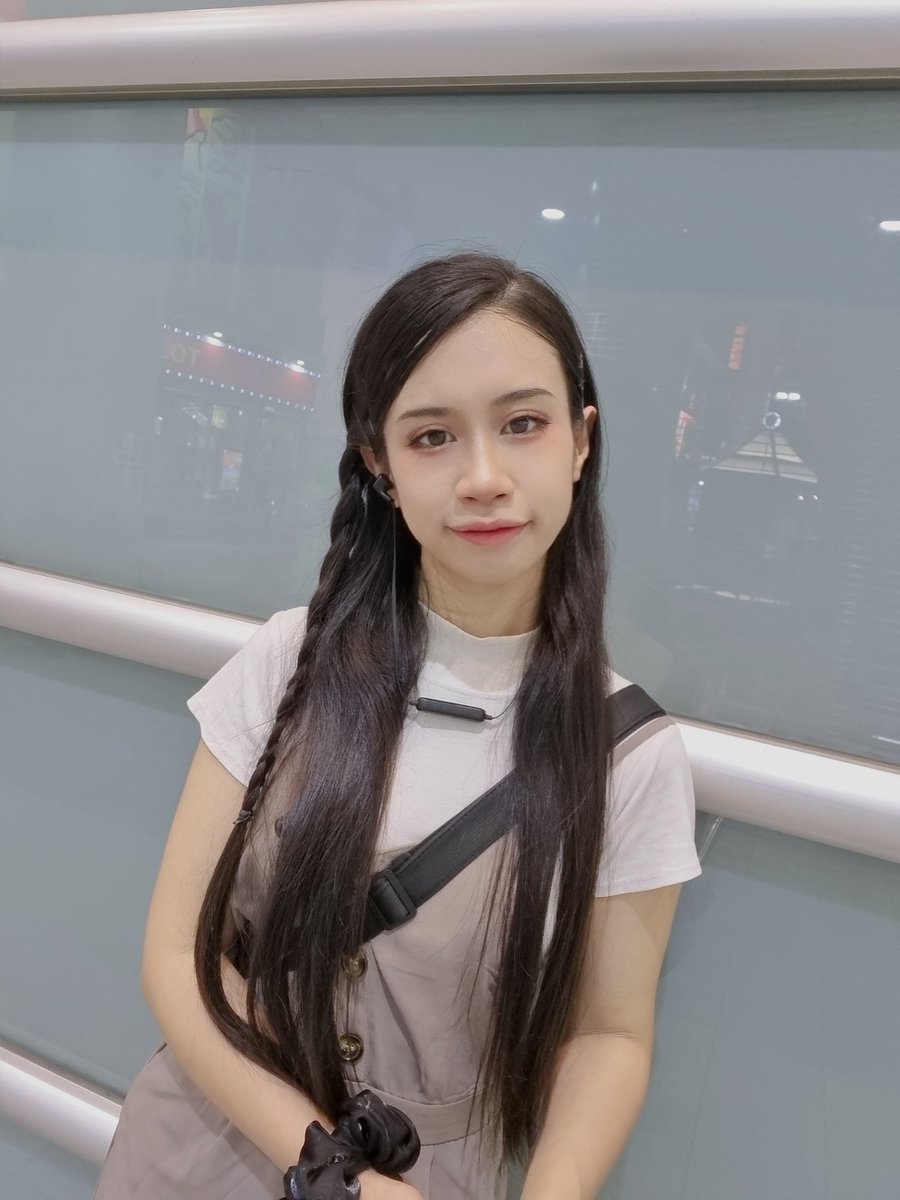 Polaris__Rei's tweet image. 皆さんおはよー👋😆✨☀️
金曜日だ(oゝД･)b
今週から紅葉🍁見に行けばいいかな
🤔🤔🤔
💜💜💜