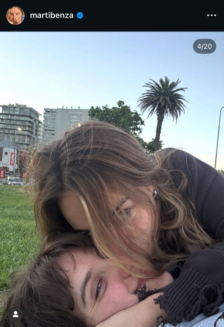 lo feliz q me hace q marti y martu puedan subir sus fotos tranquilas ahora 😫
el amor no es amor si no puede ser celebrado