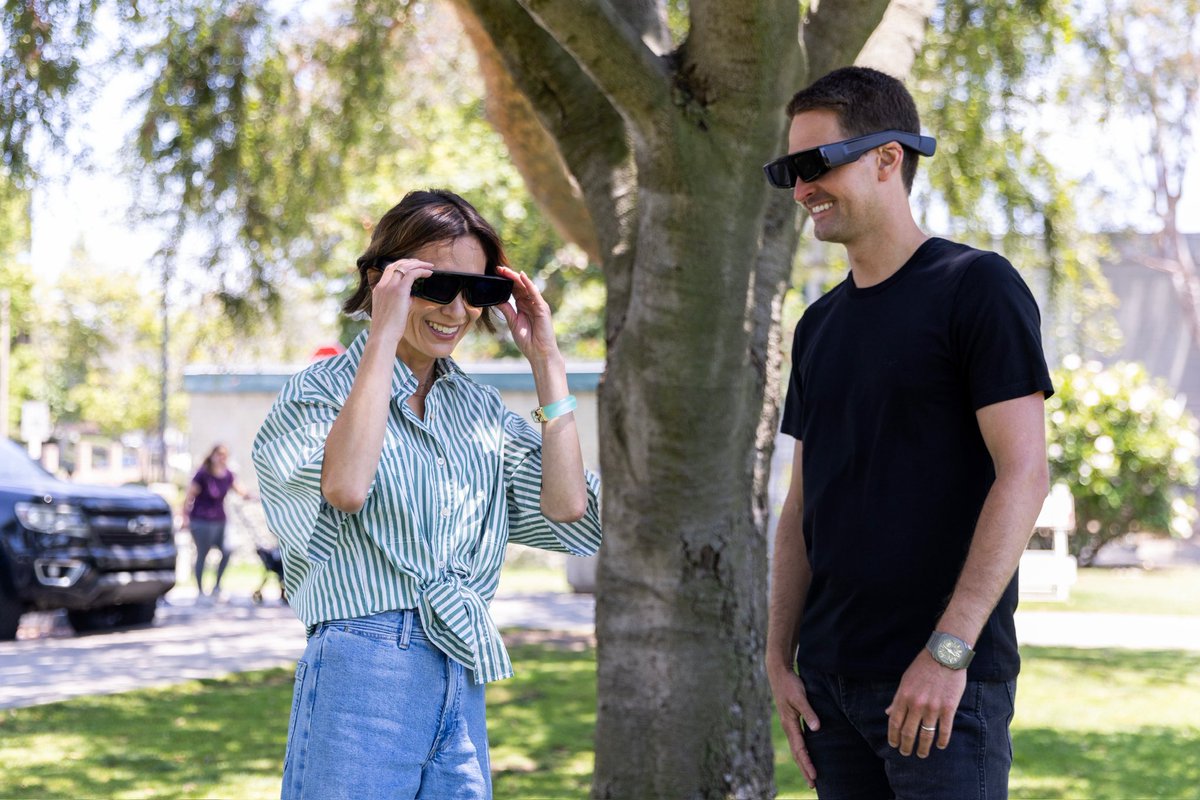 Emily Chang tweet media