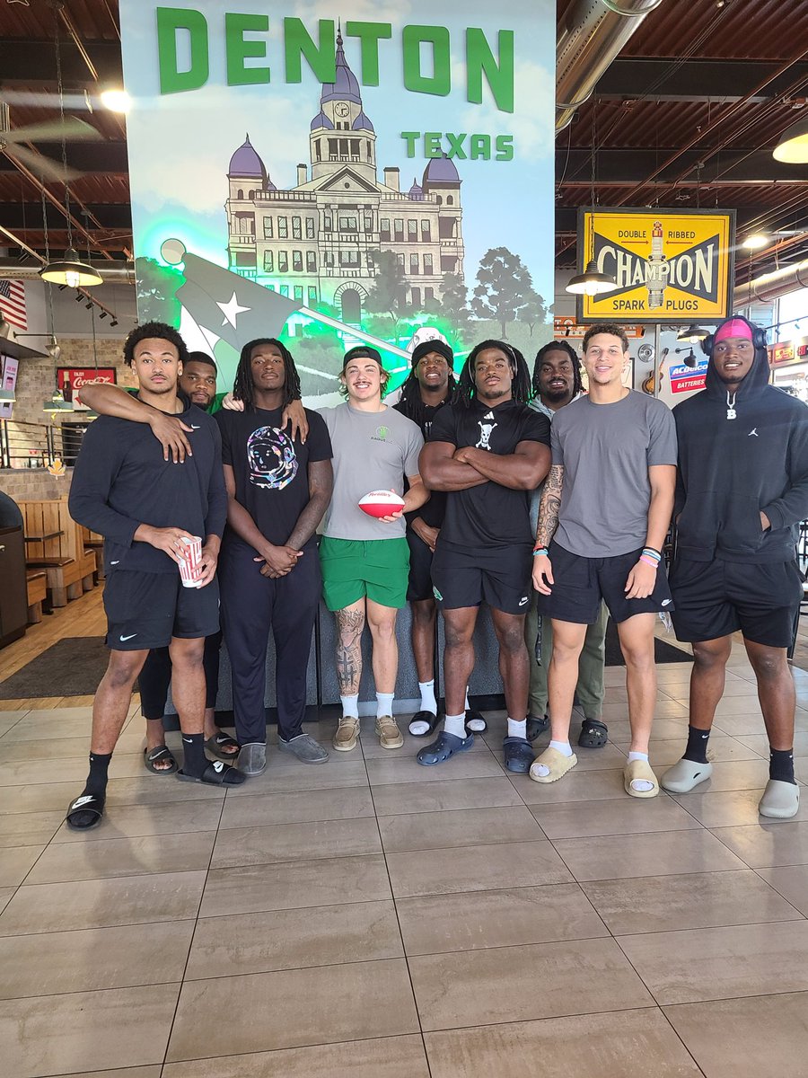 Ethan Day tweet media