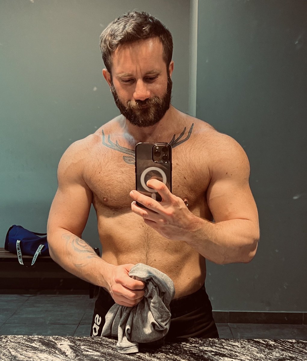 TheBeardX tweet media