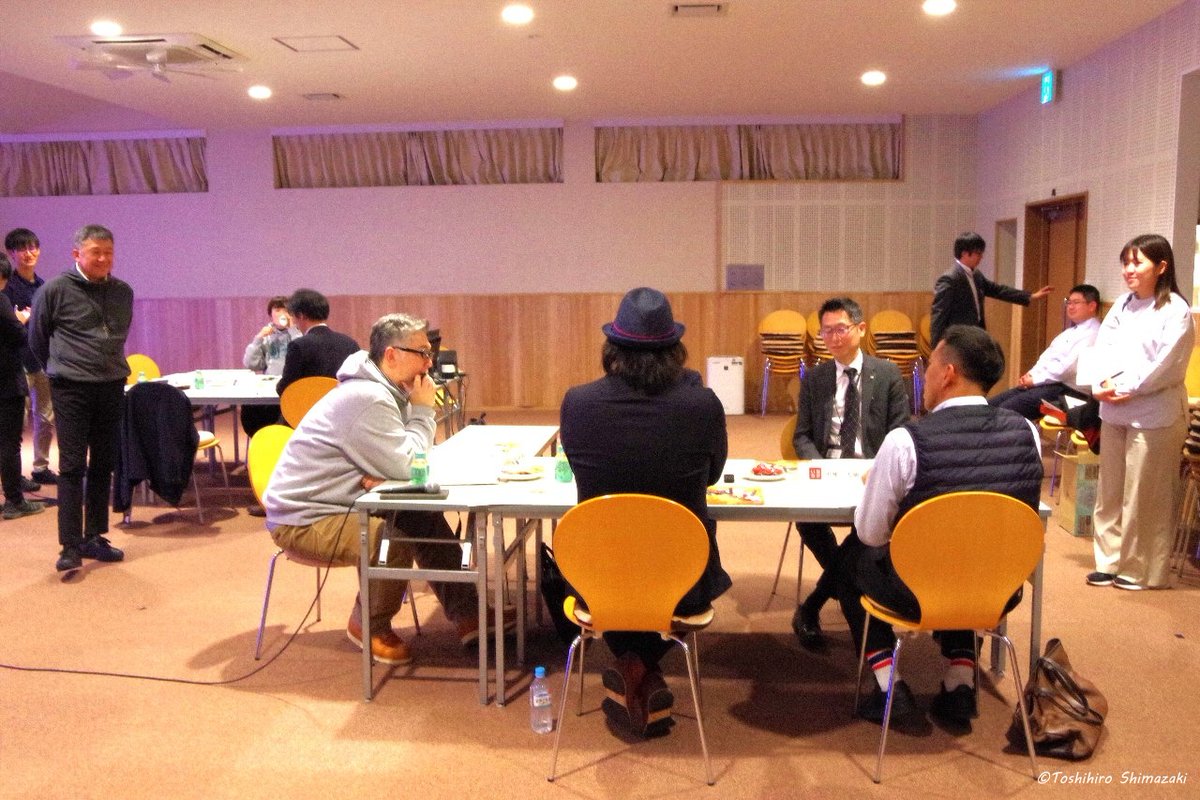 polaris_guides's tweet image. 【宗谷の未来を考える場へ】

高校を卒業すると約半数の人は地元を出て行ってしまう宗谷地域…💦

そのような中で「若者を呼び込むための魅力ある宗谷の地域づくり」をテーマに #北海道開発局 #稚内開発建設部 さんの主催で「#SoyaLabo10 ミーティング」が開かれ、出席してきました🍀

#北海道 #稚内市