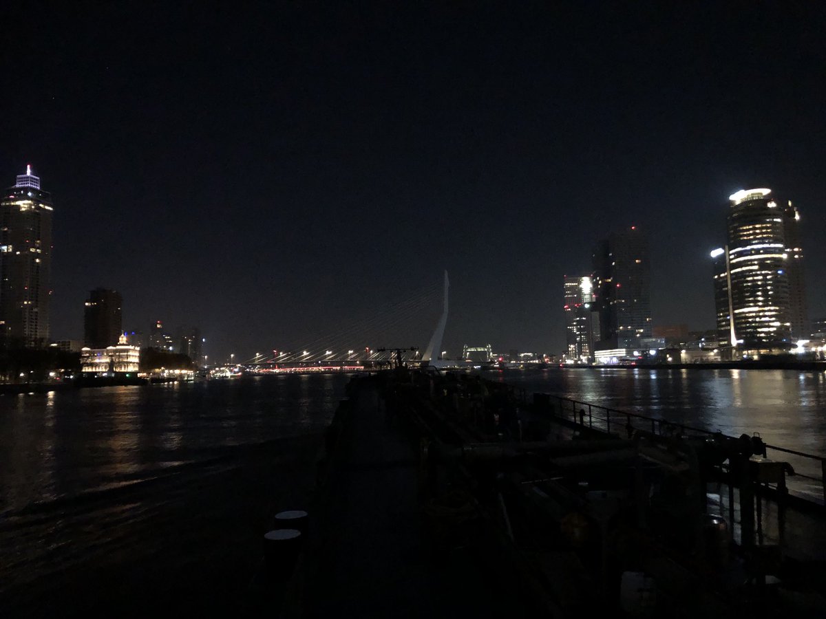 Rotterdam by night #erasmusbrug #binnenvaart