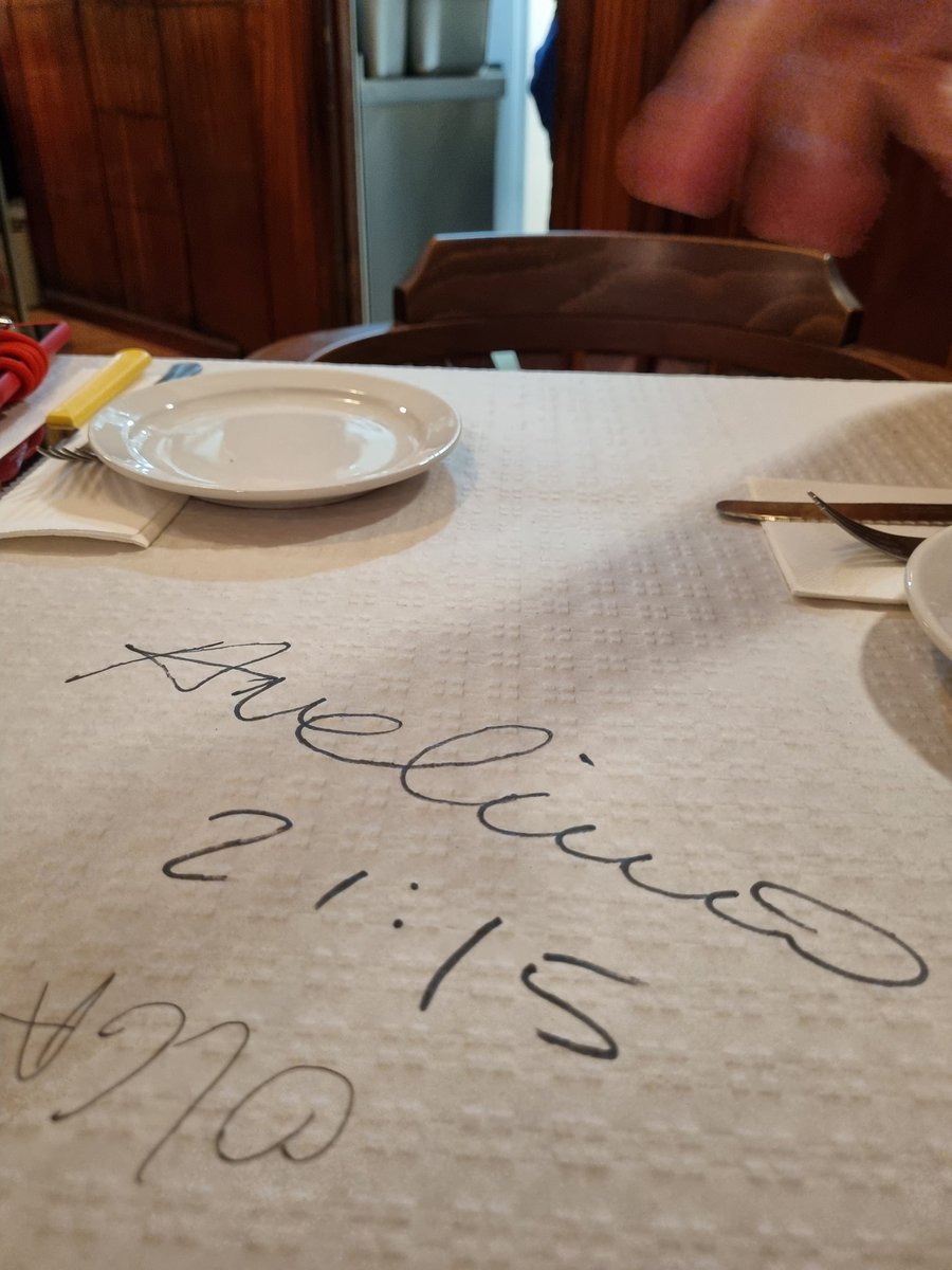 lorden68's tweet photo. Boquerones caseros con mantequilla de la buena, bocado de Dioses, brutales las cocochas al pil pil con huevos y la careta a la Vizcaína, madre mía qué delicia. A #LaCapa vas por los vinos y te quedas por la comida. https://t.co/OKcaceOmJP