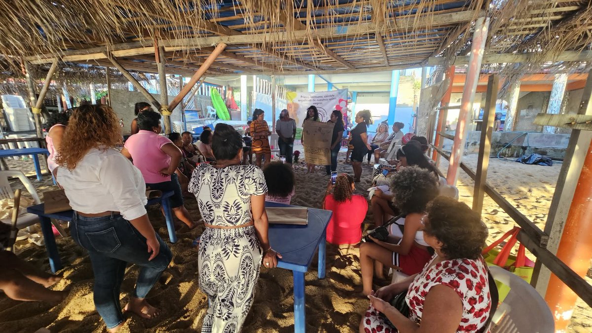 Investigación “Crisis climática y acceso a la salud integral de las mujeres #afromexicanas en Guerrero”. 
Realizamos el primer círculo de diálogo con el objetivo de: Crear conciencia sobre cómo la crisis ambiental y el 
racismo ambiental afectan a las mujeres afromexicanas.
