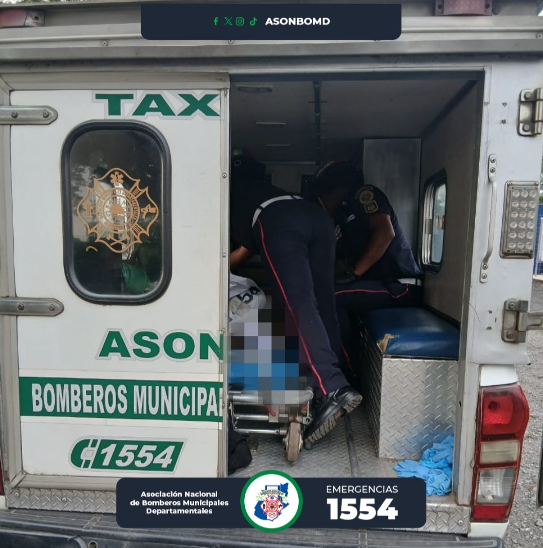 🚨 EmergenciaCBMD | ACCIDENTE DE TRÁNSITO 🚑🚨

Kilómetro 102 Carretera CA-02, un vehículo cae a una hondonada de aproximadamente 15 metros de profundidad.

Elementos de <a href="/ASONBOMDGT/">ASONBOMD GUATEMALA</a> de la estación de Taxisco brindan atención pre-hospitalaria al piloto del vehículo y