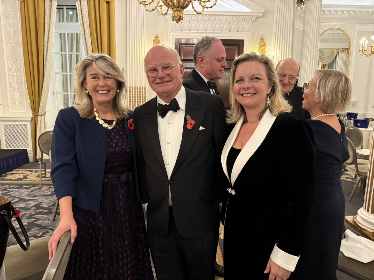 Anna Firth tweet media