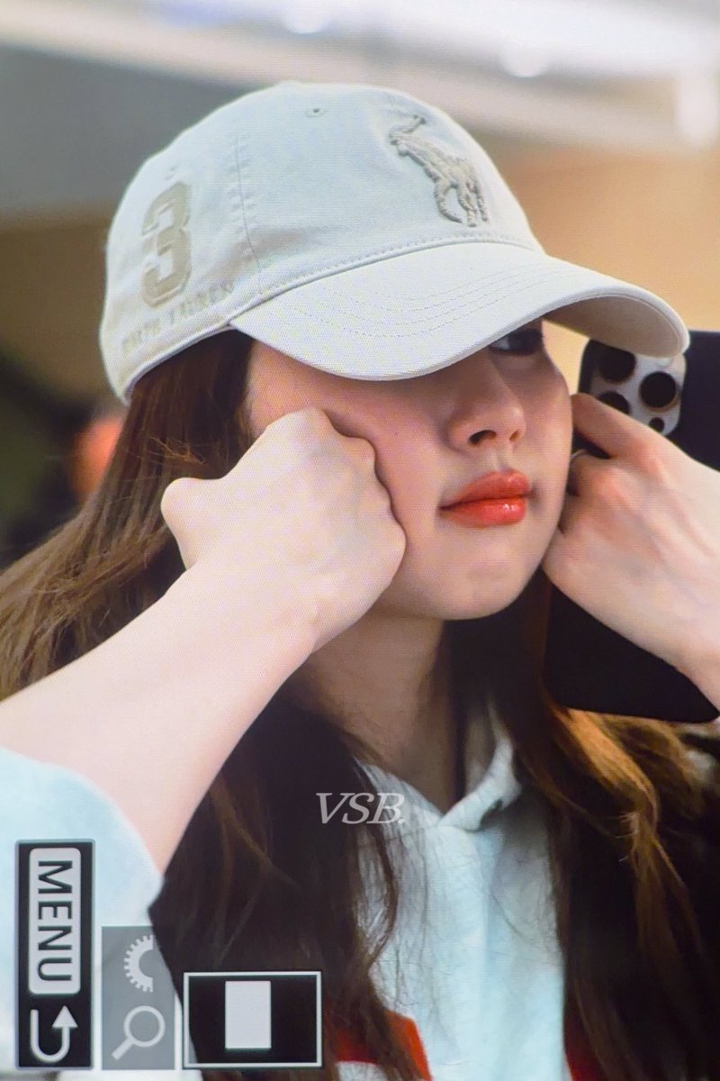 วันนิอ้วมเปนซาลาเปาเด้ง (˶ᵔ ᵕ ᵔ˶)