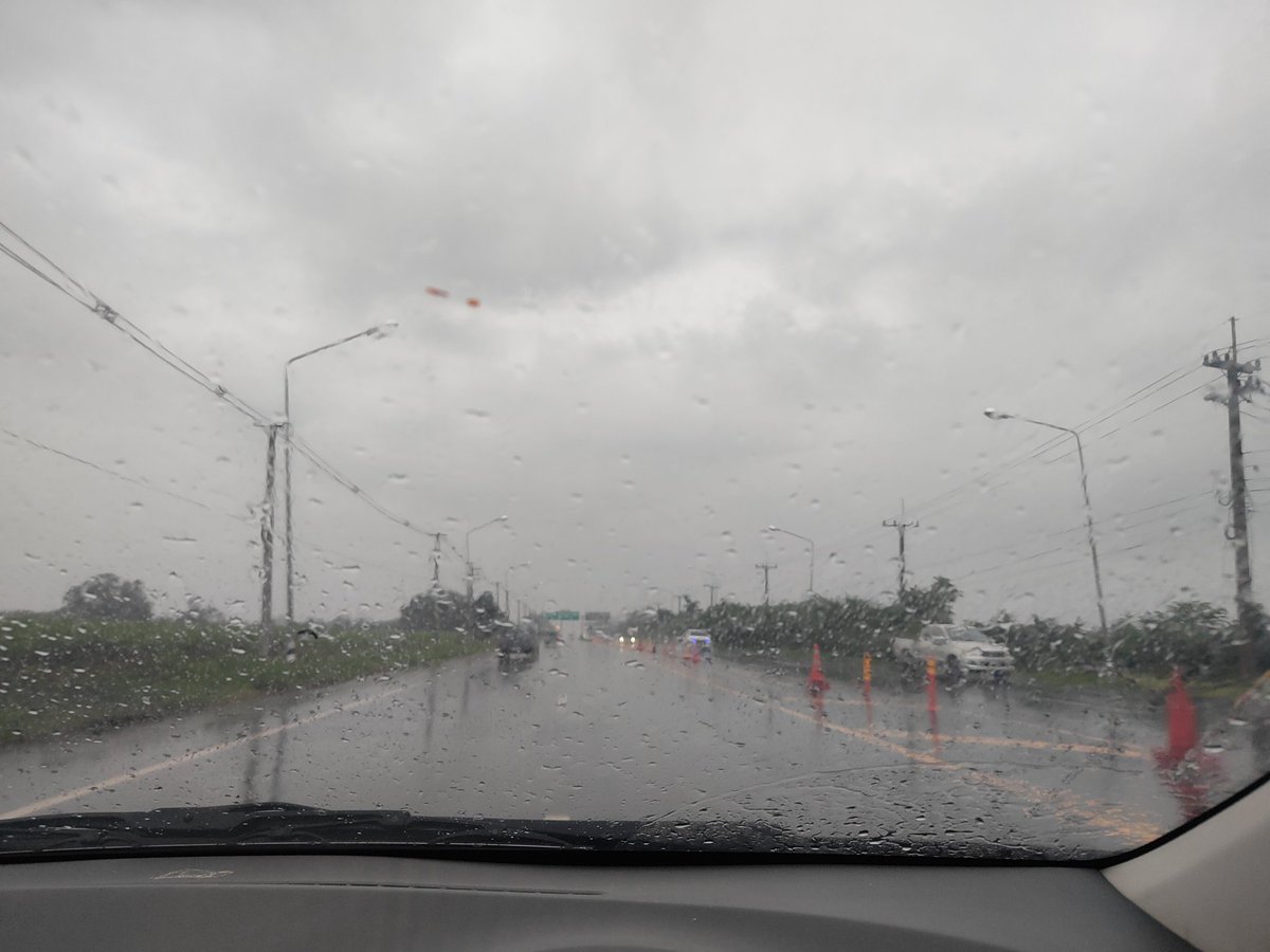 ฝนตก เหงา เงี่ยน
ห้วยแถลง