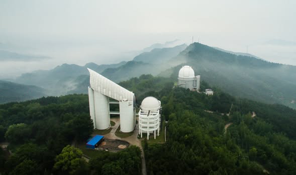 PulseTechverse's tweet image. تلسکوپ طیف‌سنجی چندمنظوره بزرگ چین (LAMOST) در مجموع 28.07 میلیون طیف از رنگ ها و 11.59 میلیون مجموعه پارامتر ستاره‌ای منتشر کرده است. داده‌های آن تاکنون 170  گیگابایت توسط بیش از 1800 کاربر از 300 موسسه در سراسر جهان دانلود شده است.