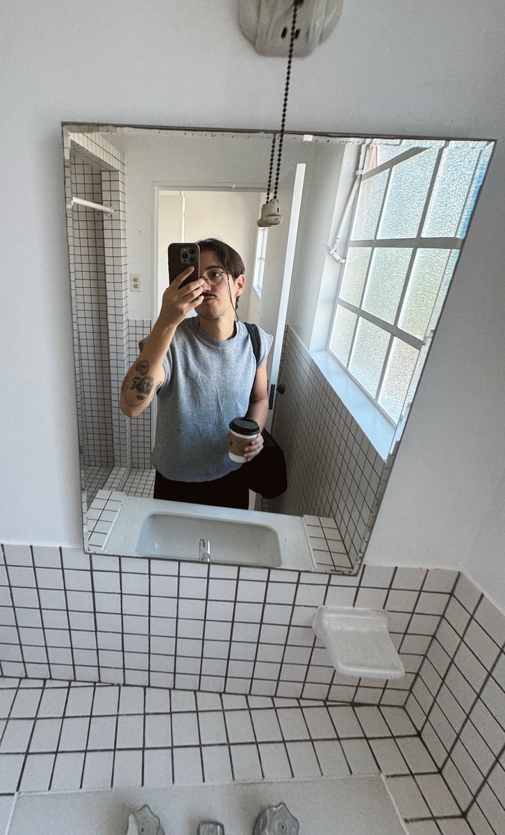 rodlemmus's tweet photo. Hoy vi un depa súper lindo y me obsesioné con el baño y cocina https://t.co/941dO1D2PS