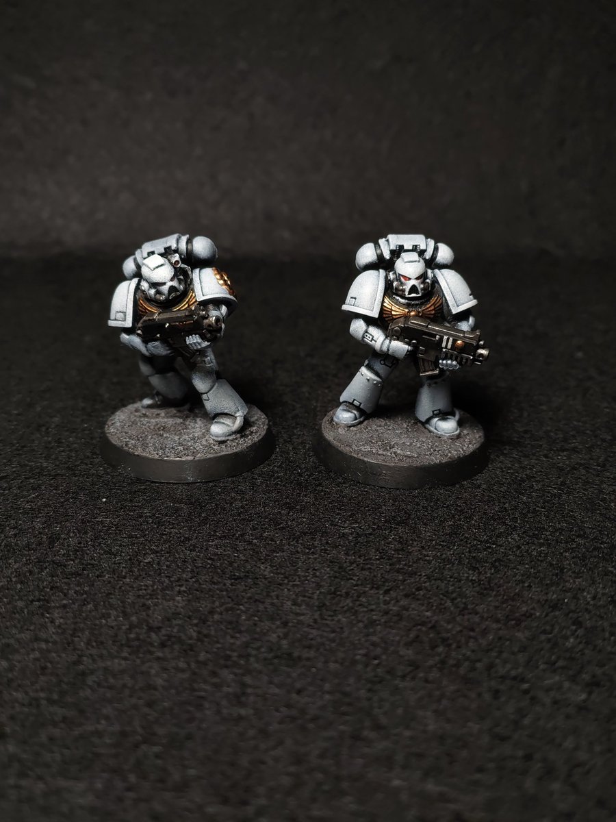 A new battle brother for my Start Phantoms army!
The painting process with a sponge is REALLY different from what I'm used to so a mini that was supposed to take 1 hour ended up taking 3 days.
But at least he's done now
#warhammer40k #warhammer #badab