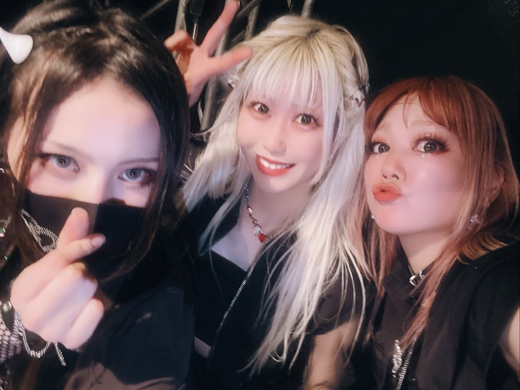 おはこんばんちワニ～🐊💓
明日は佐賀でライブです😈💘
なちゅさんさんぽうさんBD🎂🍰🎊✨️

初めましての人多いよね🥰？
マイデビとっても楽しいから一緒に楽しもうねぇ🎤🎶

そして、明日は...🤭💭💟
来てくれ人だけに観れちゃうサプラーイズもあるかも💖？！
明日はどうぞよろしくねぇ✧︎*。