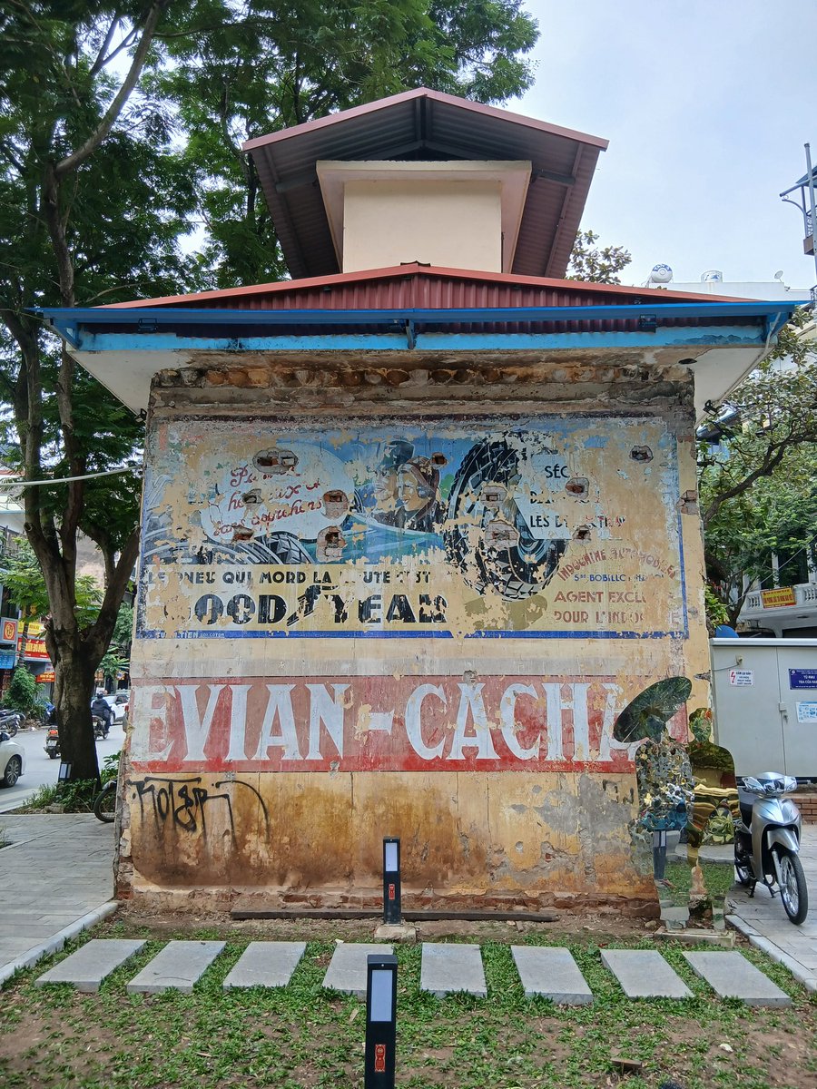 イタリア製造元に特注したMMMLミユウゼットパリの空の下etc抜群、911では初 sold】 Made in Italy🇮🇹 “GUCCI” 存在感のあるスクエア