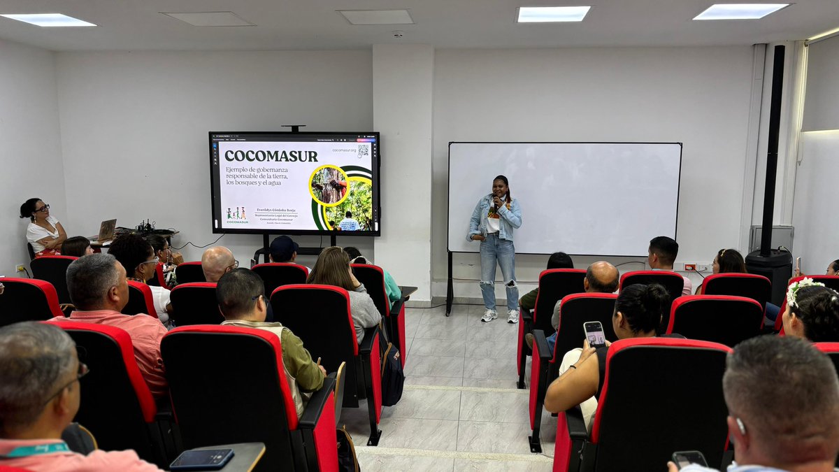 IDEAMColombia's tweet image. El #Ideam reafirma su compromiso con la ciencia, la participación comunitaria y la bioeconomía como caminos para garantizar el futuro de los bosques de Colombia. 🌎🤝
#BosquesDeColombia #GestiónForestal #MonitoreoComunitario