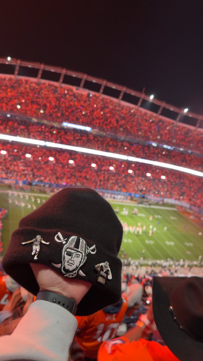 Raider_Lons's tweet photo. Raider Nation in the house! Win lose or tie, Raiders Por Vida. Thanks for the gear @YouKnowBall_pin https://t.co/l88fhePh2u