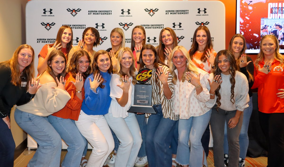 𝐏𝐮𝐭 𝐚 𝐫𝐢𝐧𝐠 𝐨𝐧 𝐢𝐭🤭💍

#WeAreAUM