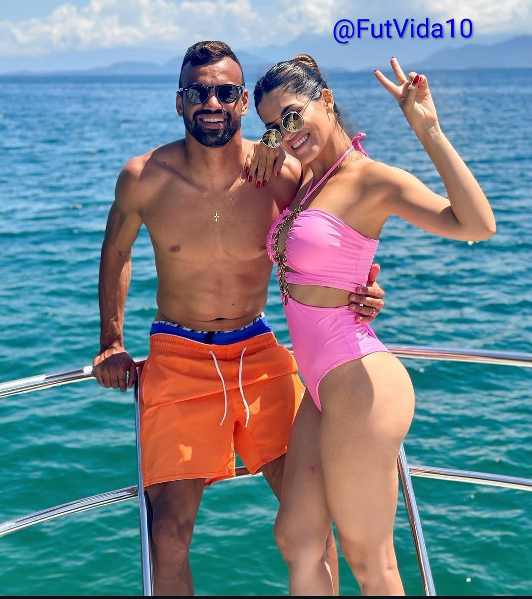 FutVida10's tweet photo. O zagueiro Fabrício Bruno e sua esposa são lindos. 

💪💪💪🔥🔥🔥

#Futebol #Soccer #Football #Cruzeiro #Forte #Sexy #Pegada #Zagueiro #FabrícioBrunoFV 
#FabricioBrunoFV #Casal https://t.co/JwOpzO4k8y