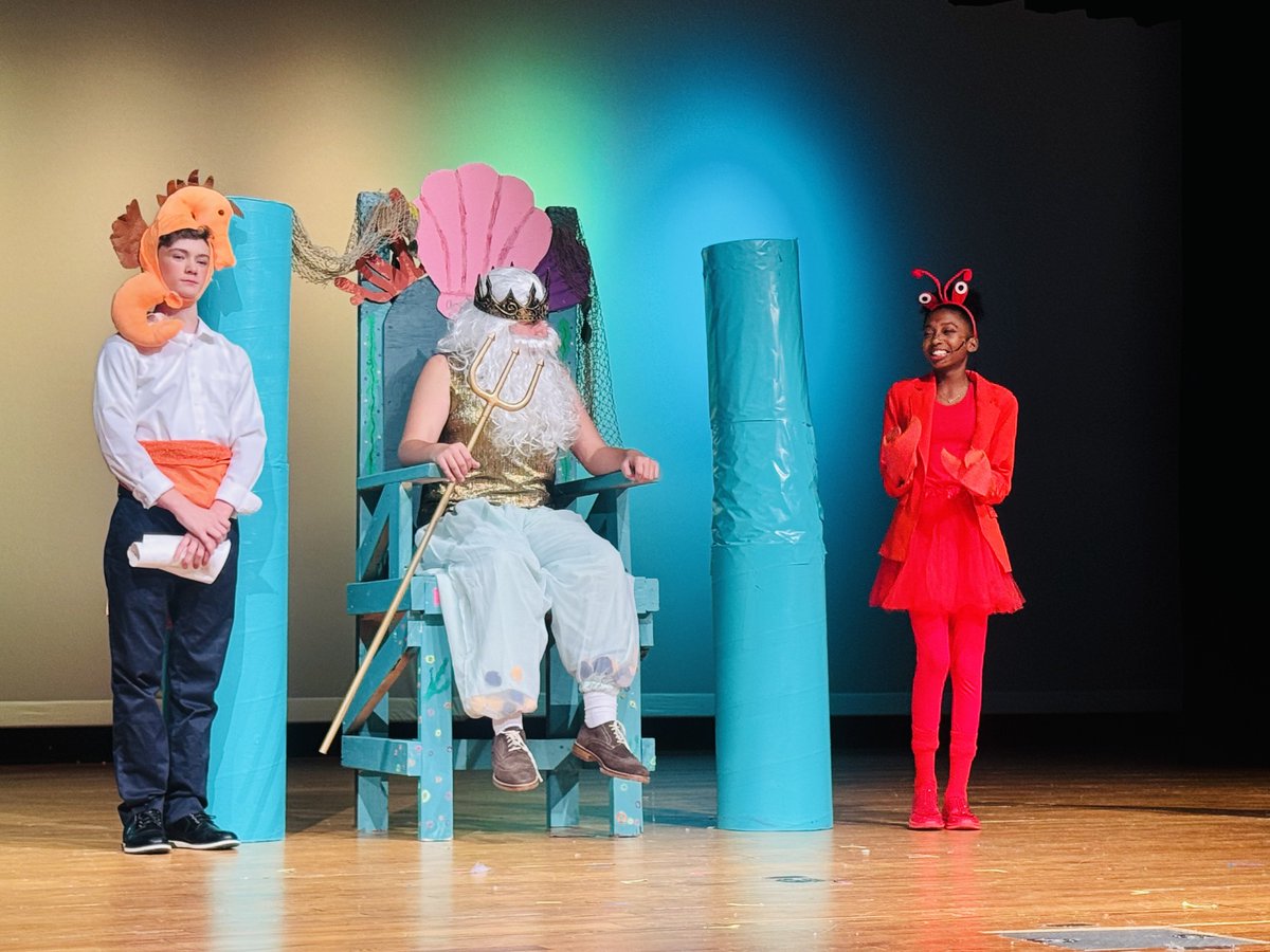 MerriweatherEDU's tweet image. Opening night of Sutton’s fall musical, Disney’s The Little Mermaid, was absolutely incredible! 🧜🏽‍♀️✨ Our students left us amazed with their talent, energy, and heart. So proud of this cast and crew for bringing magic to the stage! 🎭💛🖤 #SuttonStrong @SuttonCougars @apsupdate
