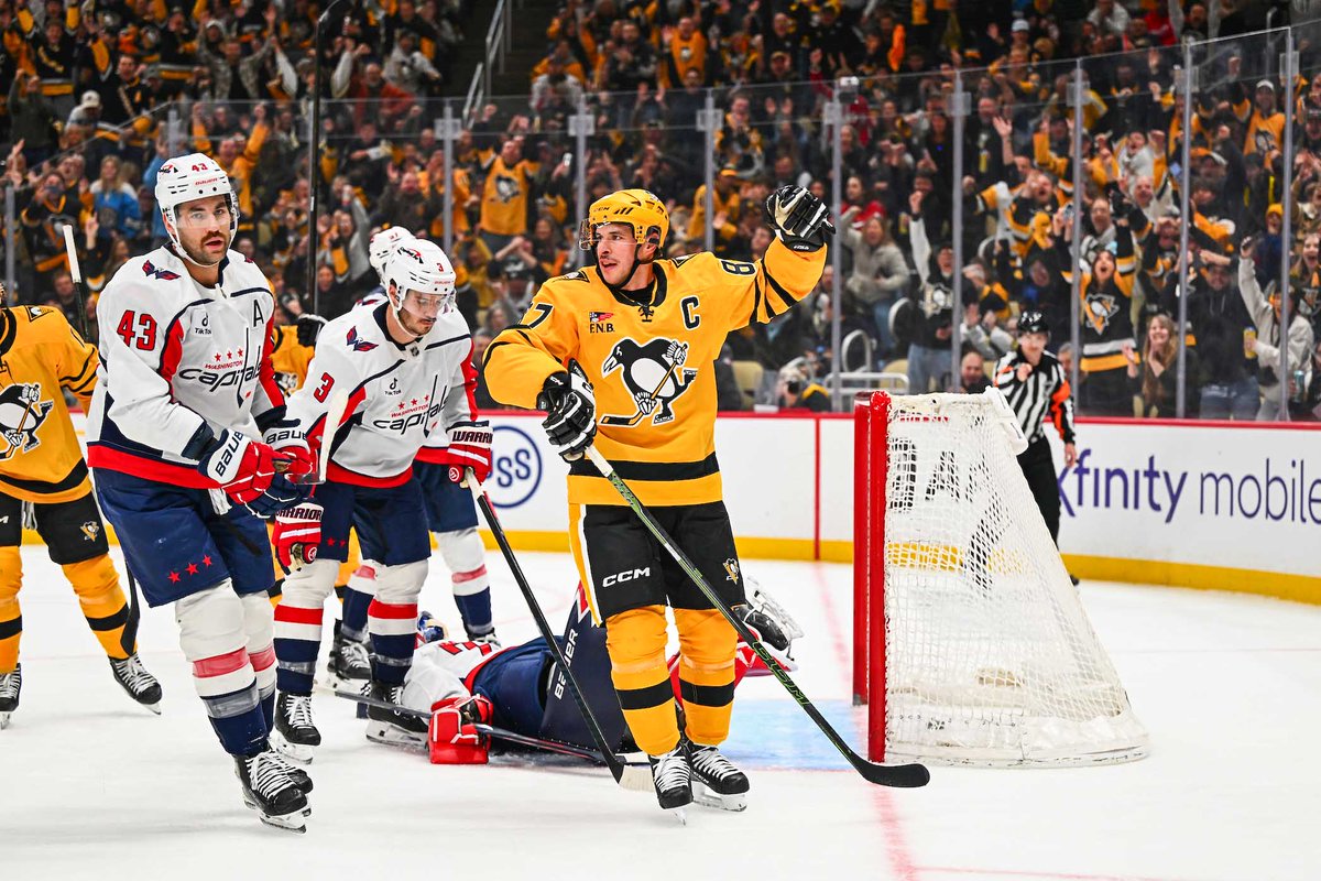 Raise your hand if you're the NHL's leading goal scorer 🙌