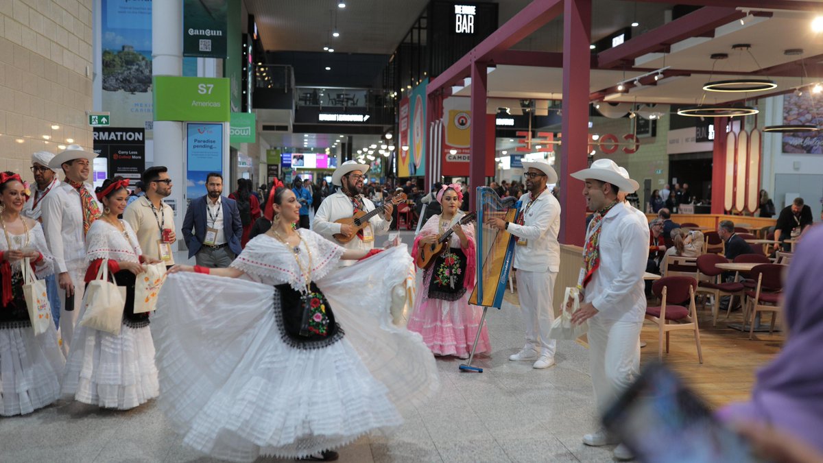 VeracruzTurismo's tweet image. ¡De Veracruz a Londres! ✨

Nos sumamos al 📍 World Travel Market, un escenario ideal para dejar en claro que nuestro estado es una experiencia turística única e inigualable 🤩.

Con cultura, tradición, rincones mágicos y mucha alegría #VeracruzEstáDeModa 👏.