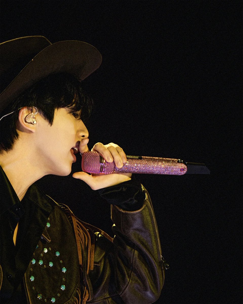 I’m voting #Jin for #2025MAMAVOTE