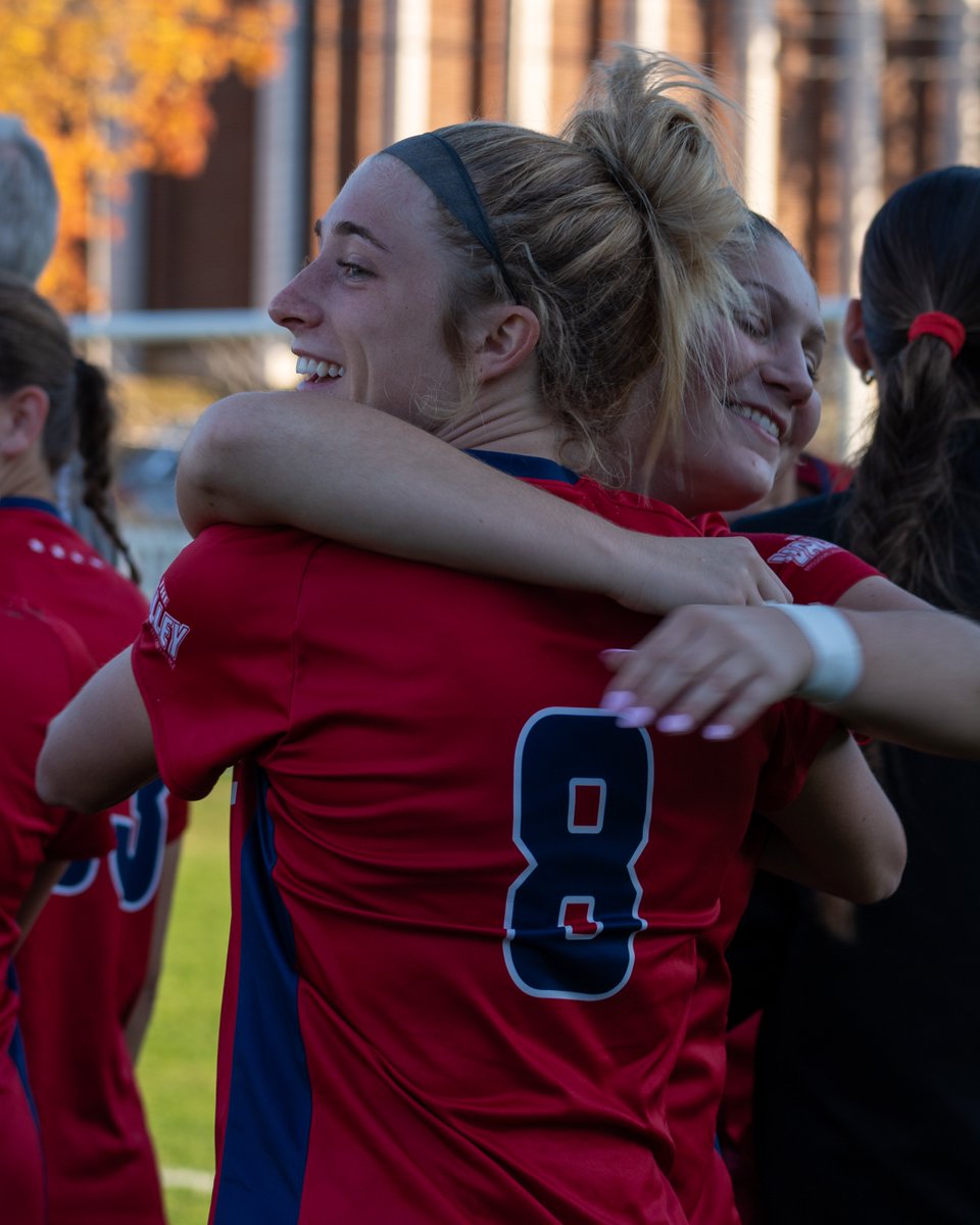 Post-game emotions ❤️

#ChicagosCollegeTeam