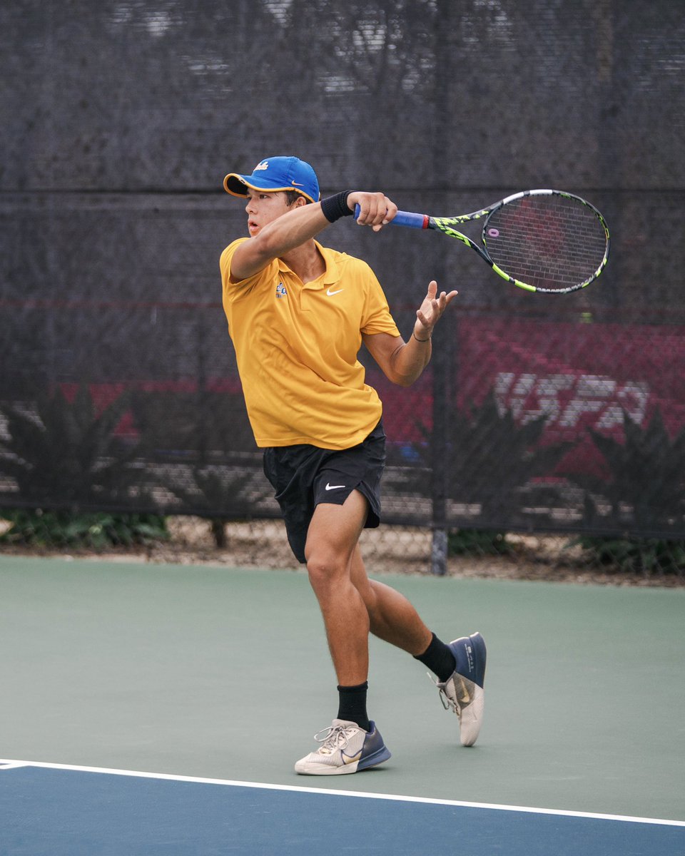 uclatennis's tweet image. ☝️ win away from an #NCAATennis singles spot.

Emon van Loben Sels posted a comeback victory at #ITAMasters today in San Diego.

#GoBruins