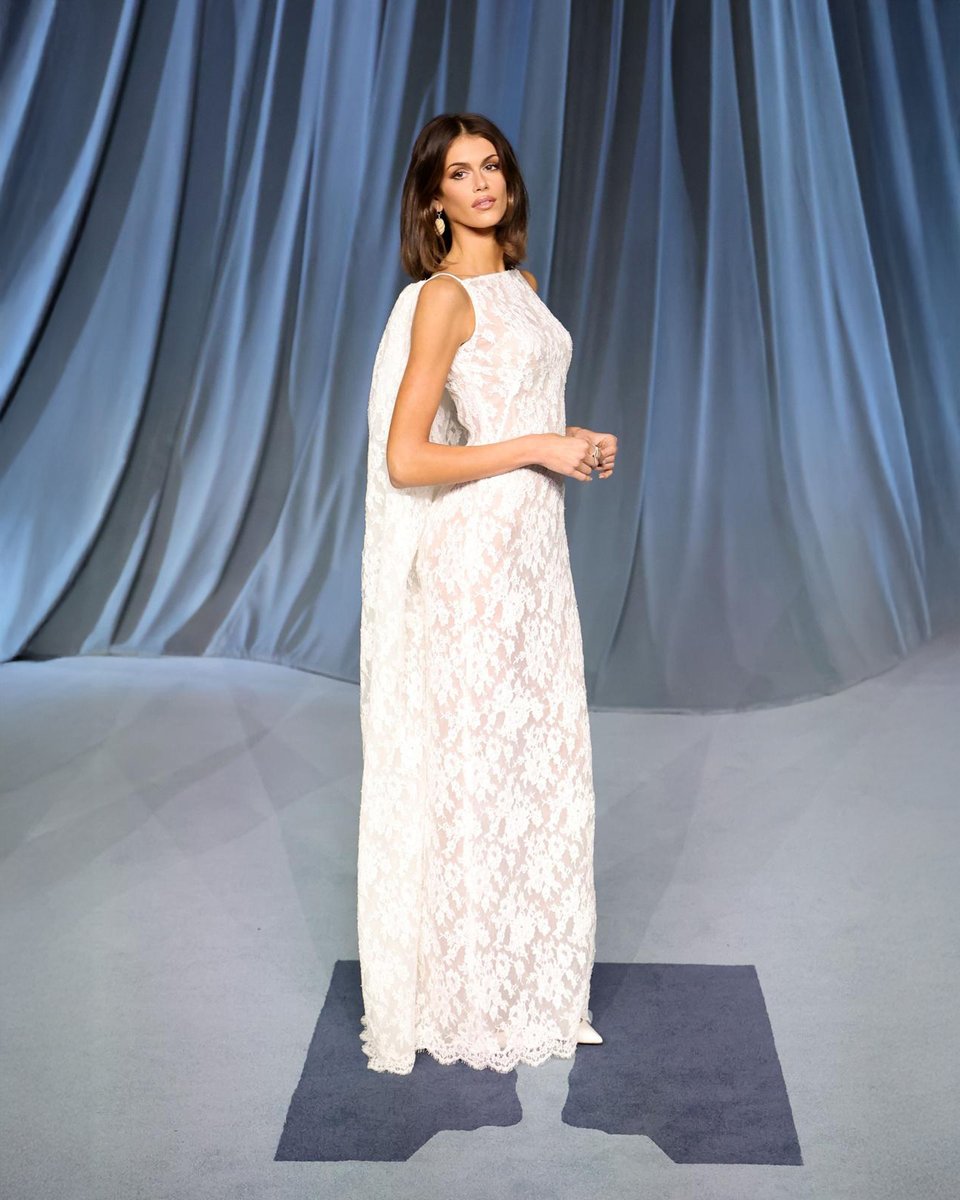 新品未使用　GIVENCHY / ロングドレス　パーティードレス　セレブ着用商品 GIVENCHY Japan on X