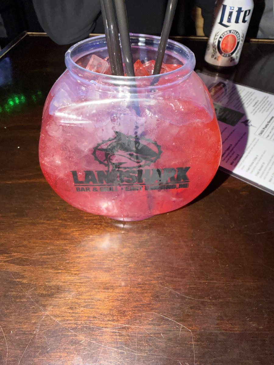 MSU_NYJetsFan's tweet photo. It’s a shark kinda night #expand #ESPNJan6 https://t.co/I5WhqKlypM