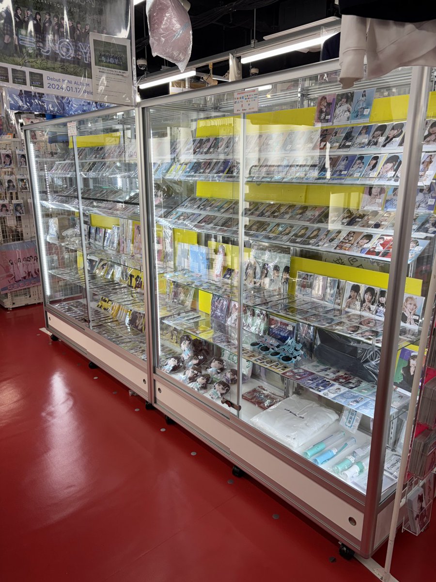 金曜日☀ 本日も11時〜20時30分迄営業。買取り18時迄対応🎉各種公式