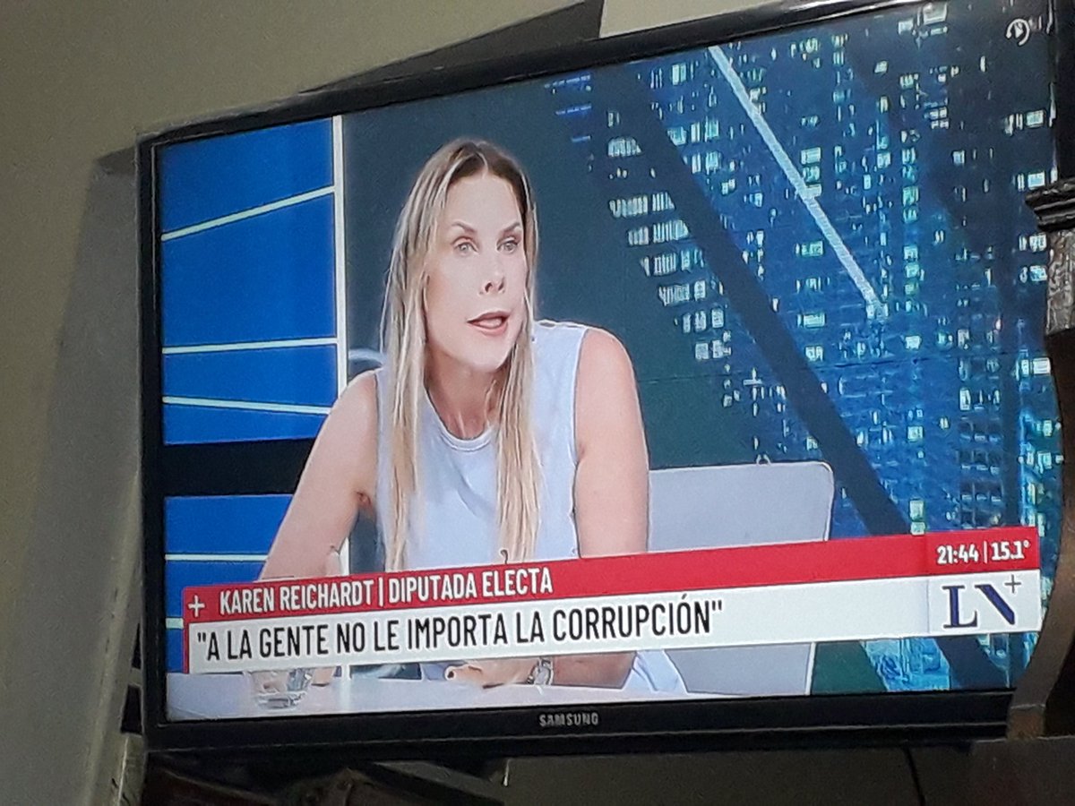 chisp7's tweet image. Que país generoso,  al final la #granata es un poroto,  un #gato #playboy #menemista nos viene a hablar de la fe y esperanza y que se siente un cambio en la calle disfruten lo #votado #reichard saludos gladiador @gladiadormerval @lanacionmas