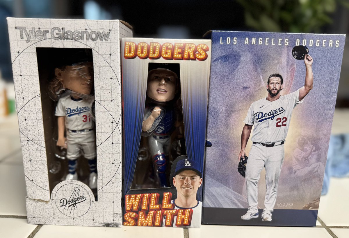 Matthewburt_'s tweet photo. Whatever platform, however this all came together through the #Dodgers even thou I haven’t physically met you. I’m just grateful to be part of a rad fan friend base! #bracketszn25
Cc: @makenna_m19 https://t.co/2vZHYdlYOk