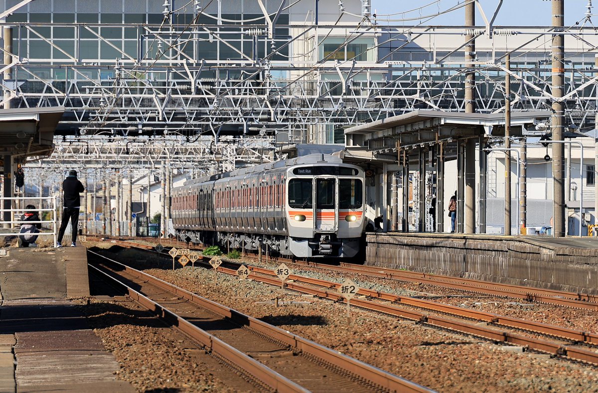 jh2xva's tweet photo. 315系新造Test Run 315-3000(U15、U16)の最終編成!
高塚駅09:54通過!
#JR東海 #315系 #試運転 #TestRun #浜松 https://t.co/JWgfNEy9Jt