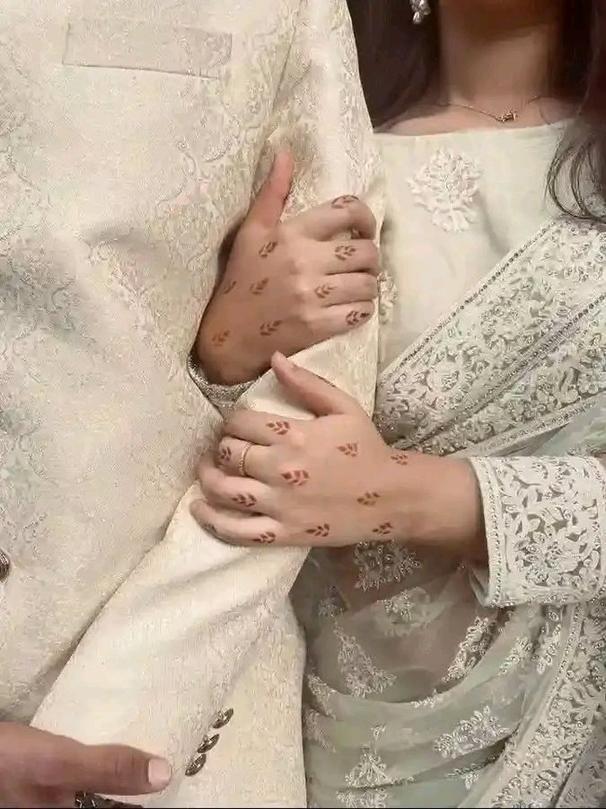 تلخ مزاج لڑکی tweet media