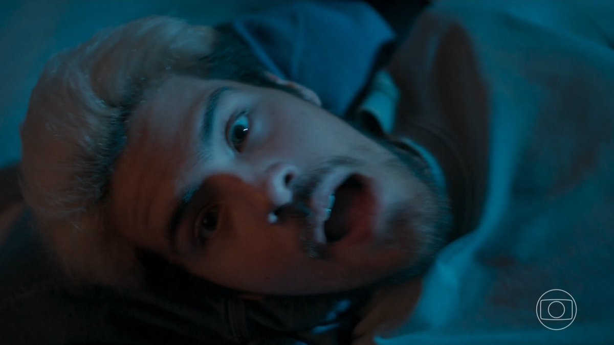 helmermassau's tweet image. Raul se borrando de medo, achando que vai de arrasta 😂🗣️ #TrêsGraças