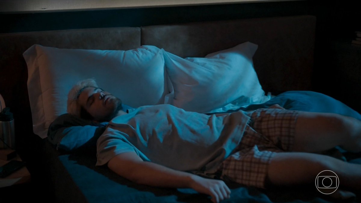 helmermassau's tweet image. Raul se borrando de medo, achando que vai de arrasta 😂🗣️ #TrêsGraças