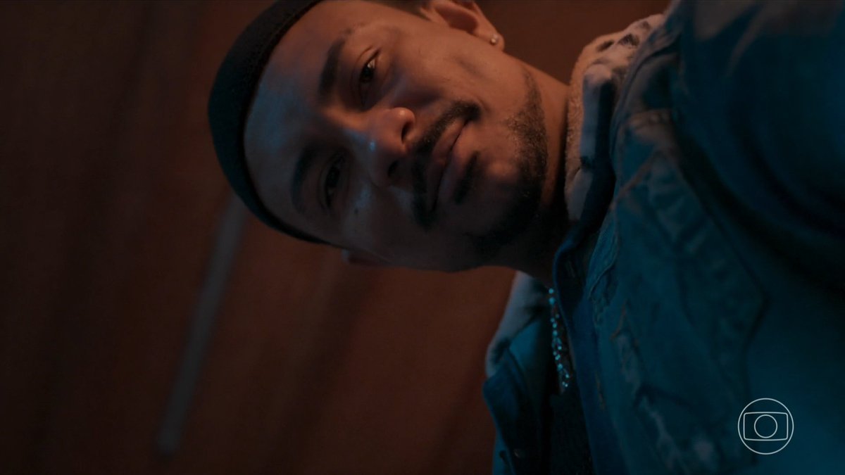 helmermassau's tweet image. Raul se borrando de medo, achando que vai de arrasta 😂🗣️ #TrêsGraças