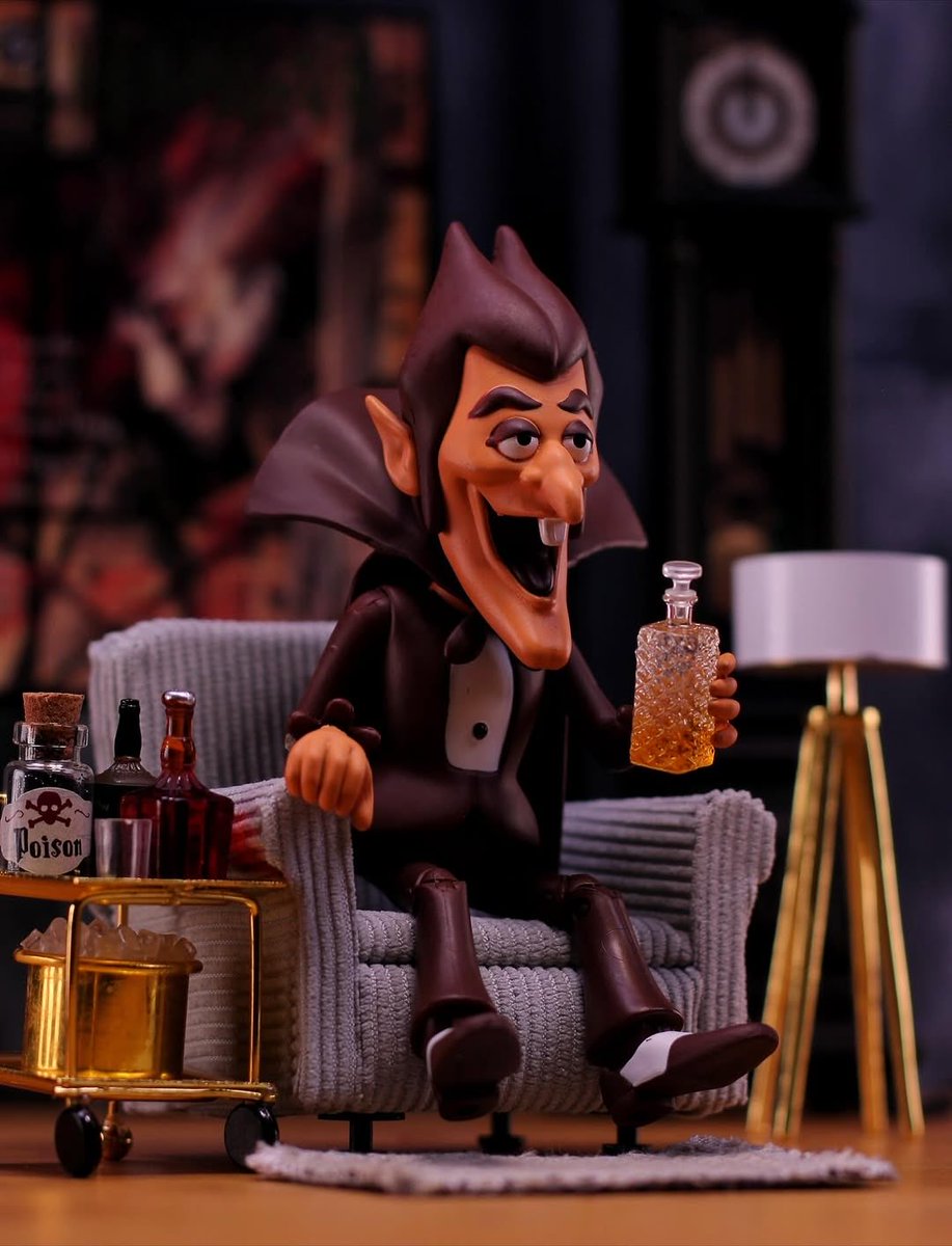 LoveJadaToys's tweet image. “Cahn I offah you... a dreenk?” 🥃 

Repost/📸 Cred - @DruOlive 

#JadaToys #CountChocula