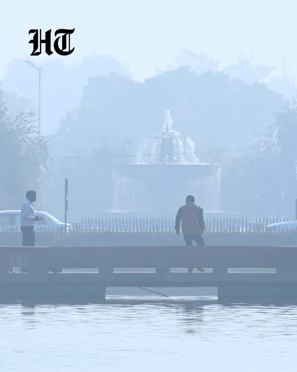 htTweets's tweet image. A dense layer of smog enveloped large parts of New Delhi, worsening air quality across the city.

(Photos: @HTvipin / Hindustan Times)