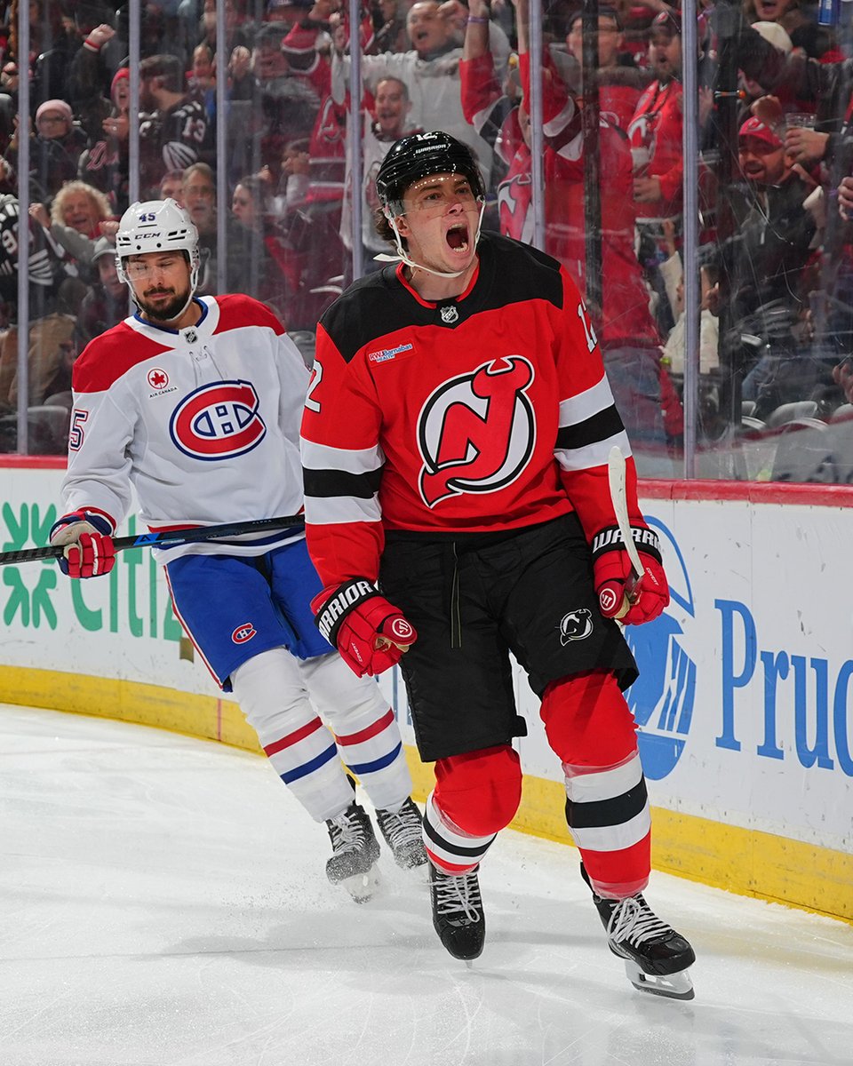 NJDevils's tweet image. First @NHL team to 10 wins and STILL undefeated in Jersey.