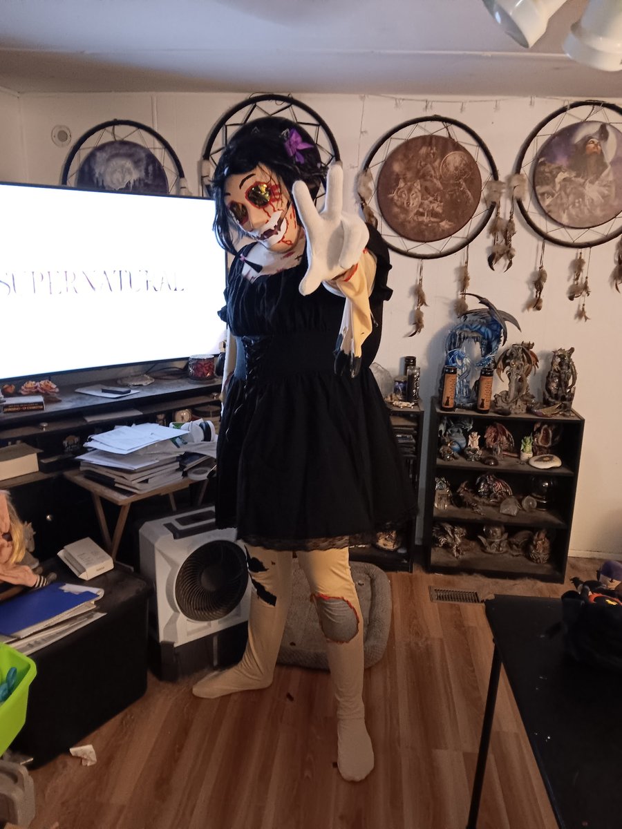 AnalysisKryptic's tweet image. Little test fit 
Not complete yet, still need to add some stitches, rips etc, also when I do this for real I&apos;ll be wearing a corset 

#murdedrones #cynessa #Cosplay #cynessaCosplay 
#Callbackping #Letmein
